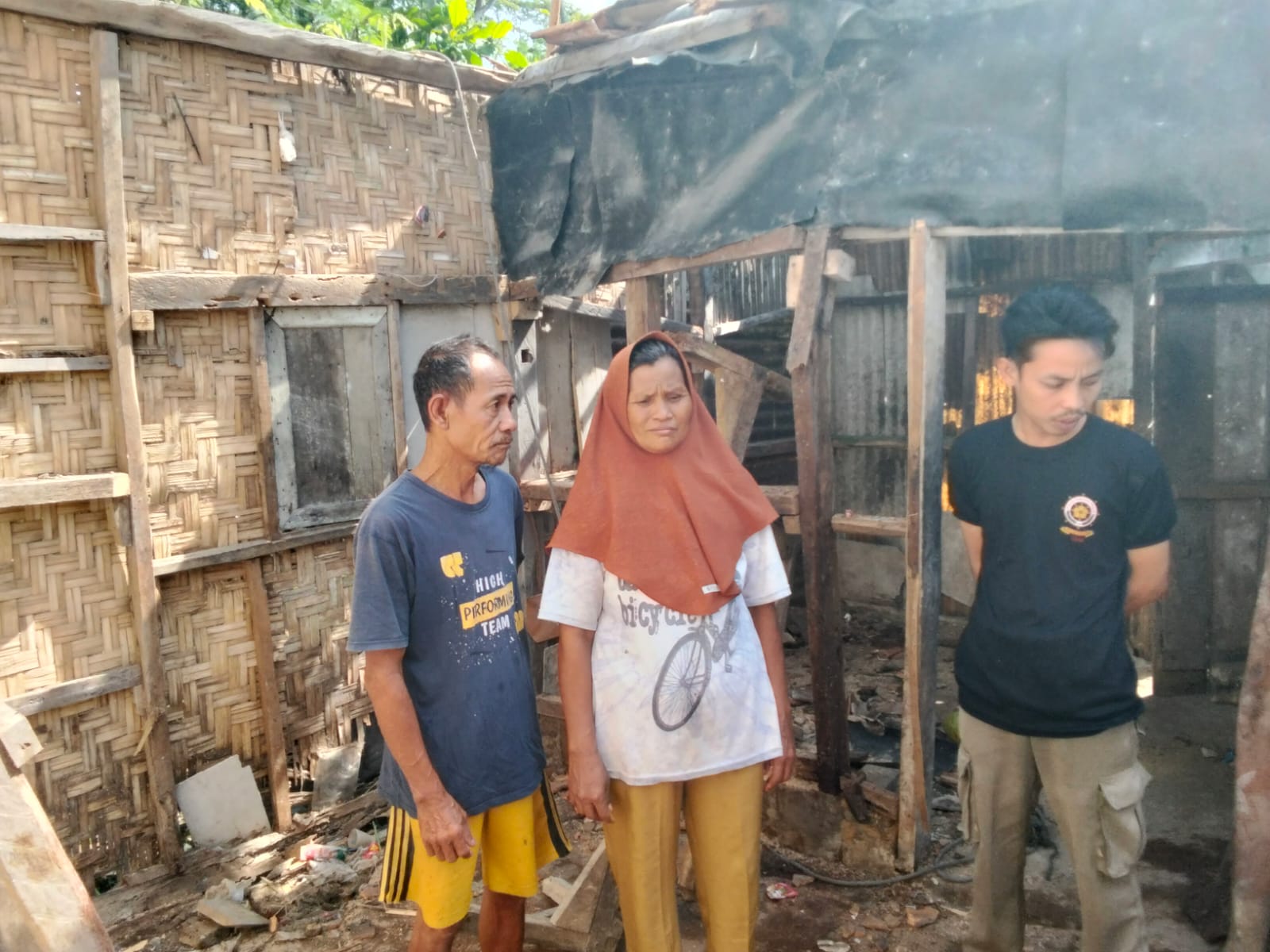 Angin Kencang Tumbangkan Pohon, Rumah Warga di Sidomulyo Rusak Berat